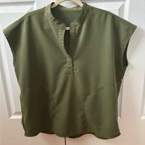 Medium Figs Scrub Top